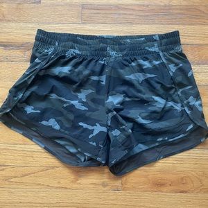 Athleta 4” Mesh Racer Run Short, M